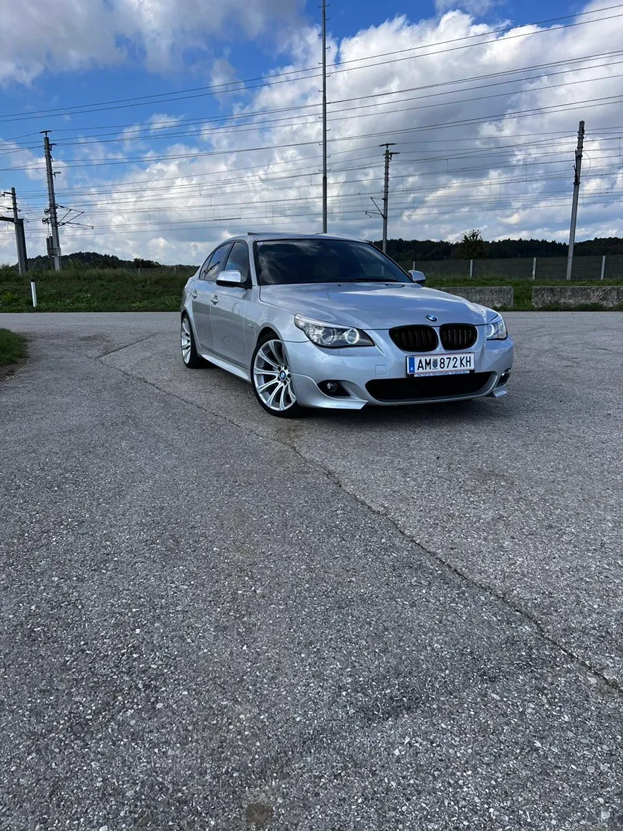 BMW 5 Series 2009 photo 2