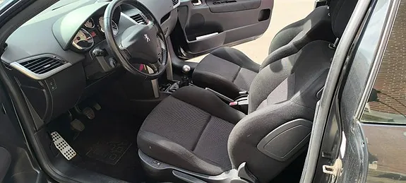 Peugeot 207 2007 photo 3