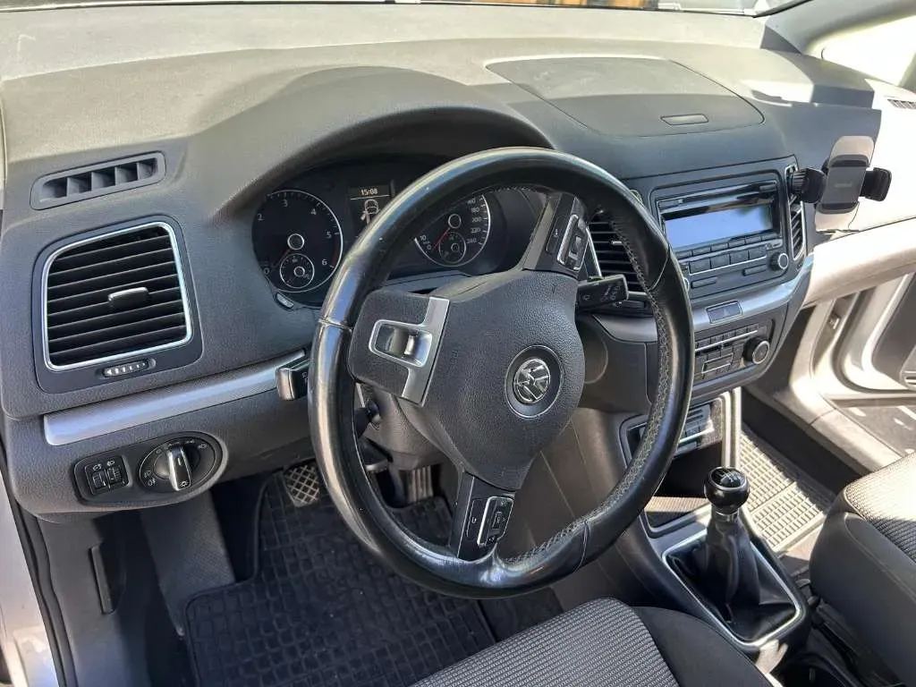 Volkswagen Sharan 2011 photo 3