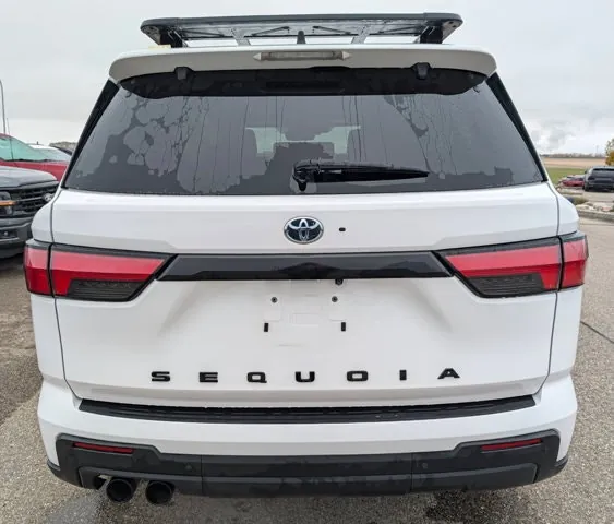 Toyota Sequoia 2023 photo 4