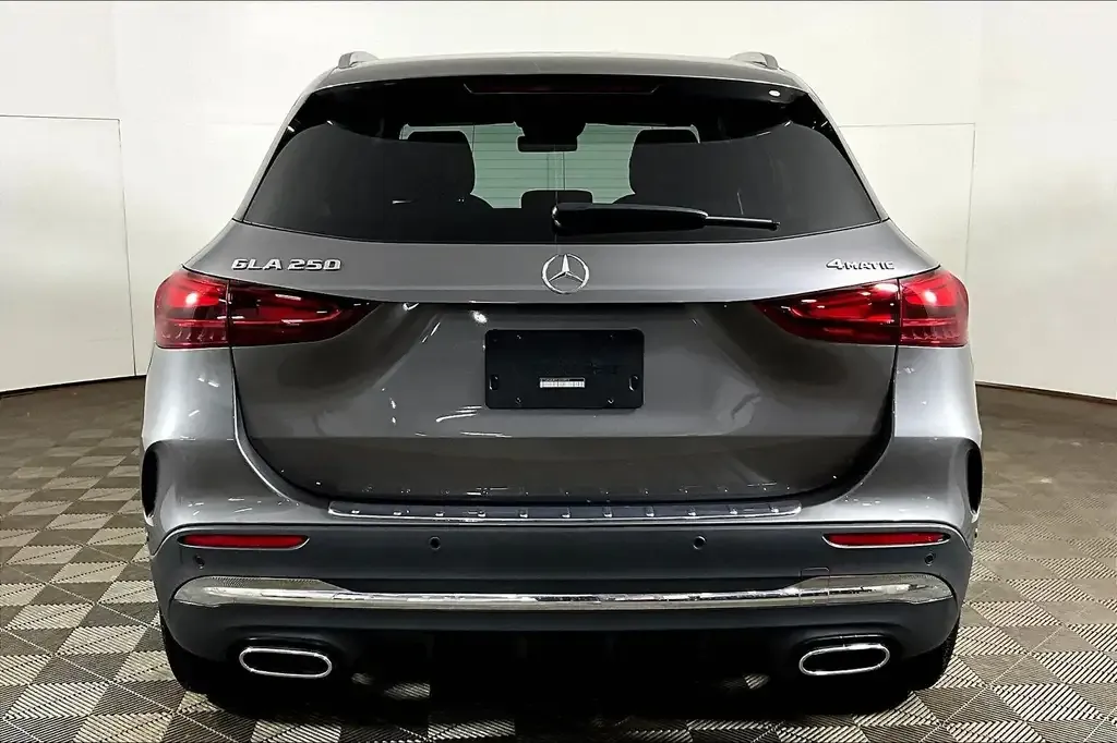 Mercedes-Benz Gla 2025 photo 4