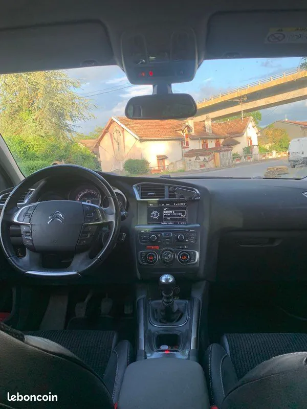 Citroen C4 2014 photo 3