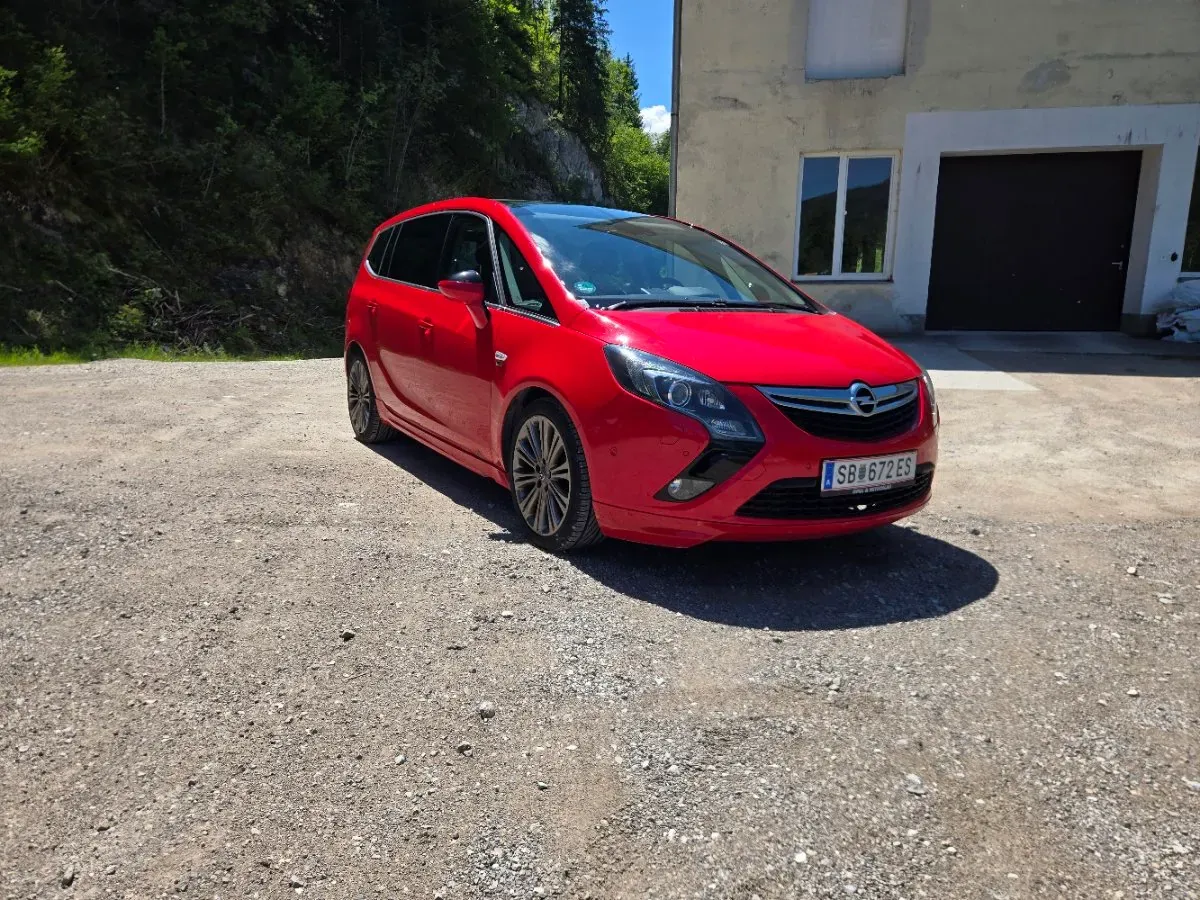 Opel Zafira 2012 photo 2