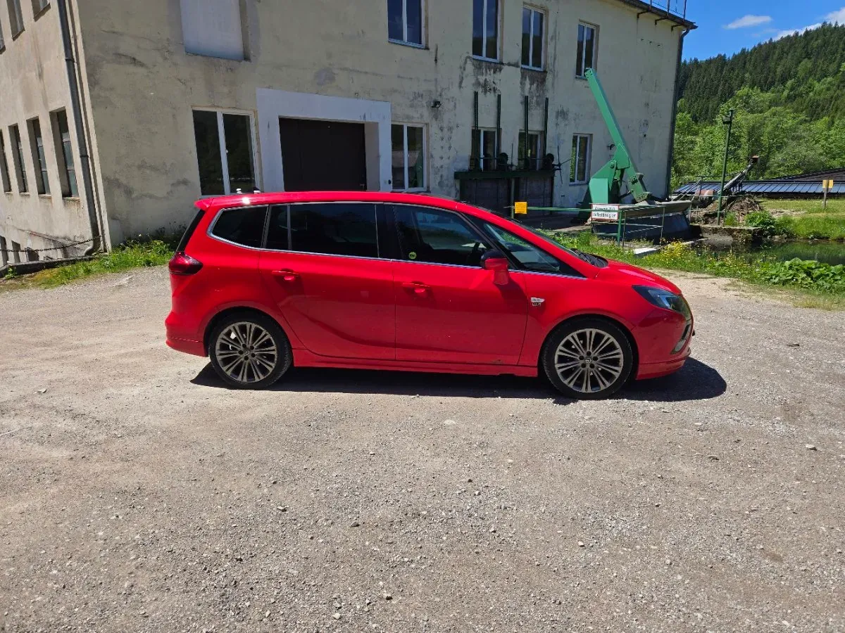 Opel Zafira 2012 photo 3