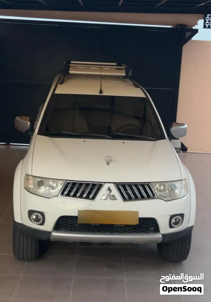 Mitsubishi Montero 2009 photo 3