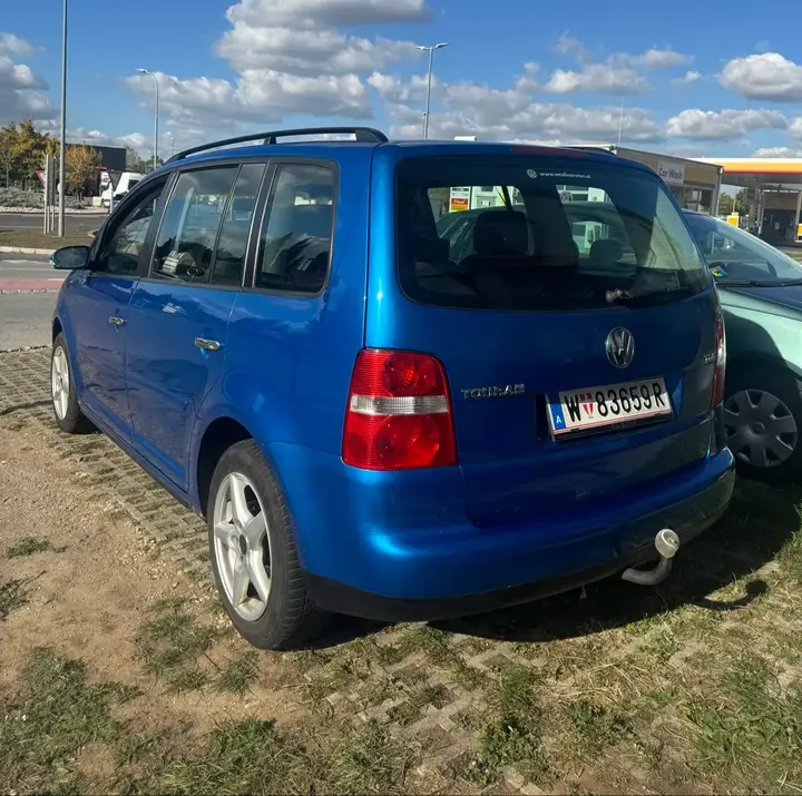 Volkswagen Touran 2006 photo 2