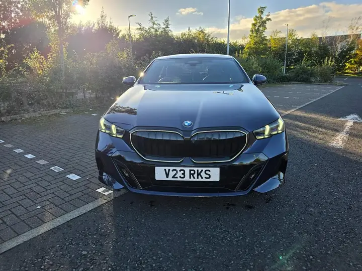 BMW 5 Series 2024 photo 2