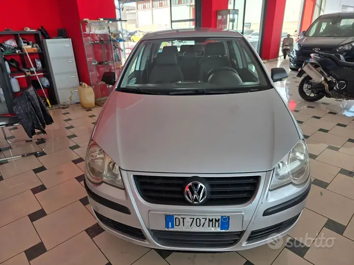 Volkswagen Polo 2009 photo 2