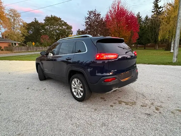 Jeep Cherokee 2015 photo 3