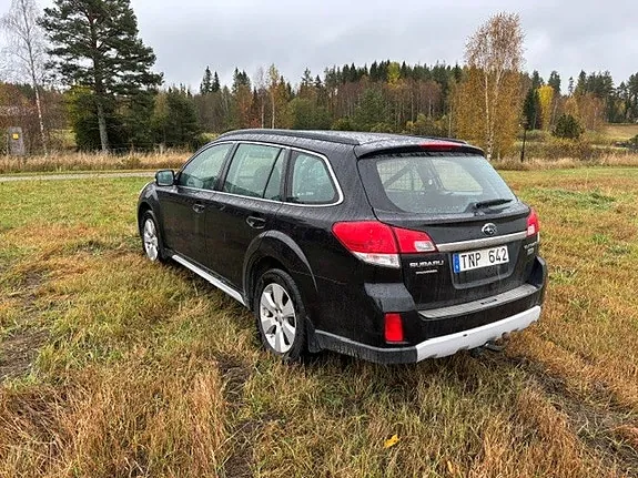 Subaru Outback 2010 photo 3