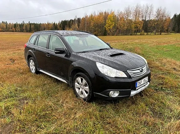 Subaru Outback 2010 photo 2