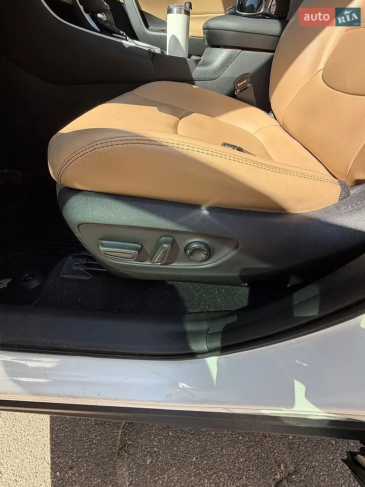 Toyota Rav4 2020 photo 3