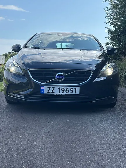 Volvo V40 2015 photo 2