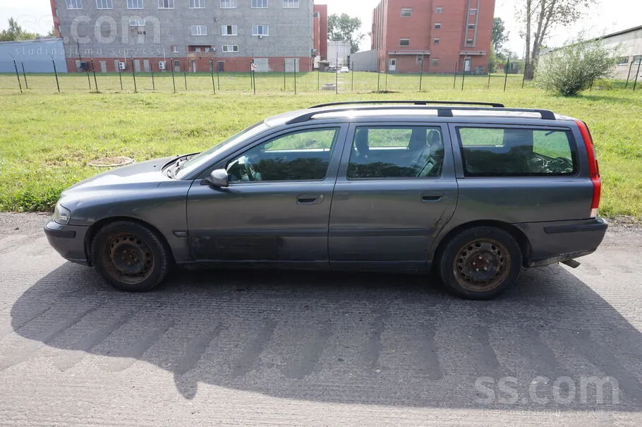 Volvo V70 2004 photo 3