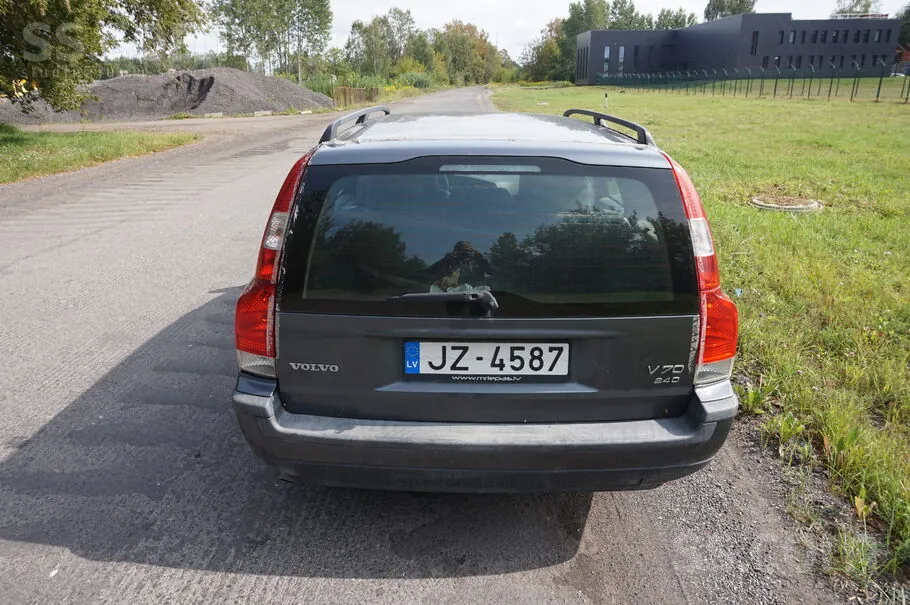 Volvo V70 2004 photo 5
