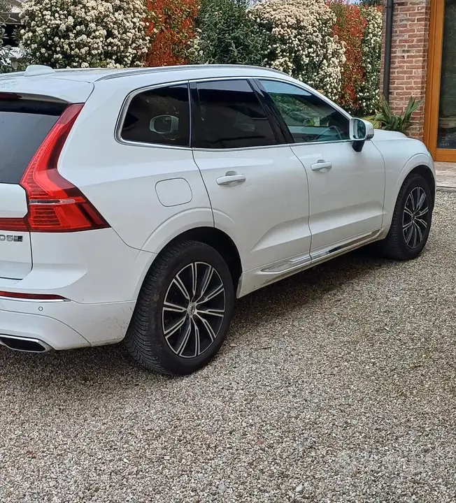 Volvo Xc60 2019 photo 2