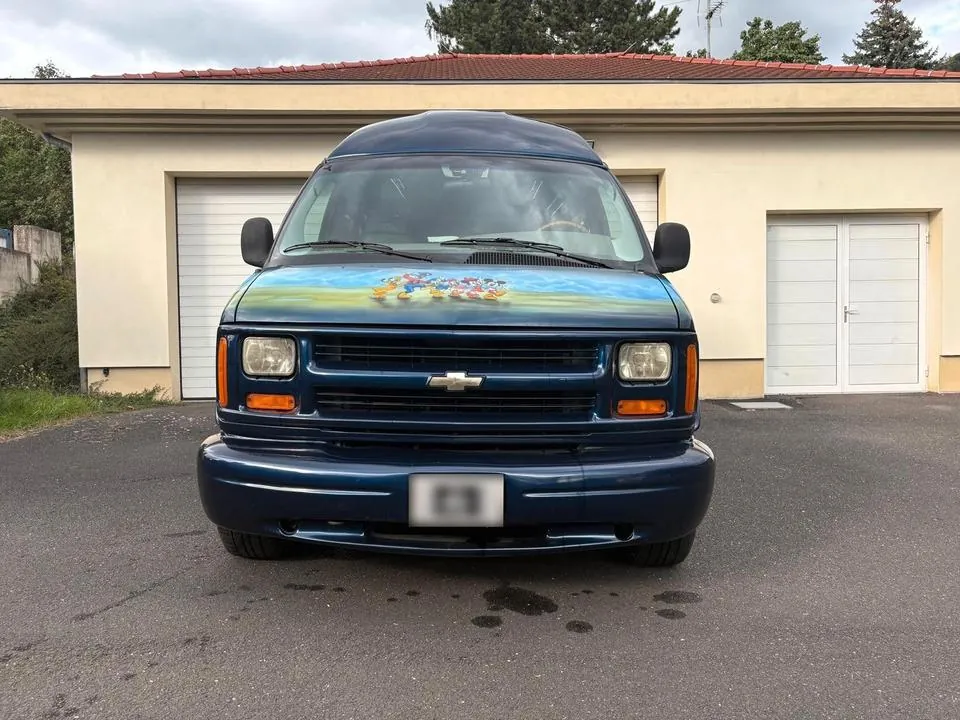 GMC Savana