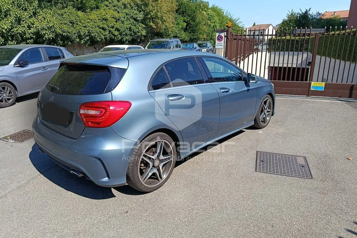Mercedes-Benz A 180 2013 photo 5