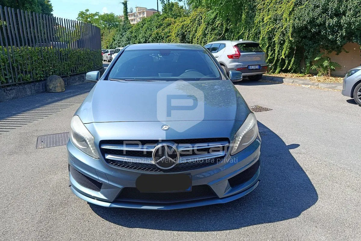 Mercedes-Benz A 180 2013 photo 2