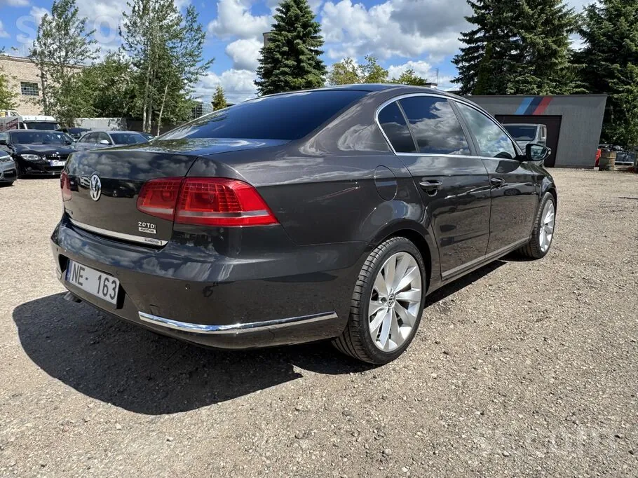 Volkswagen Passat 2011 photo 5