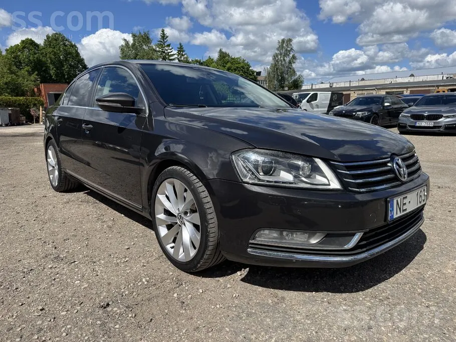 Volkswagen Passat 2011 photo 2