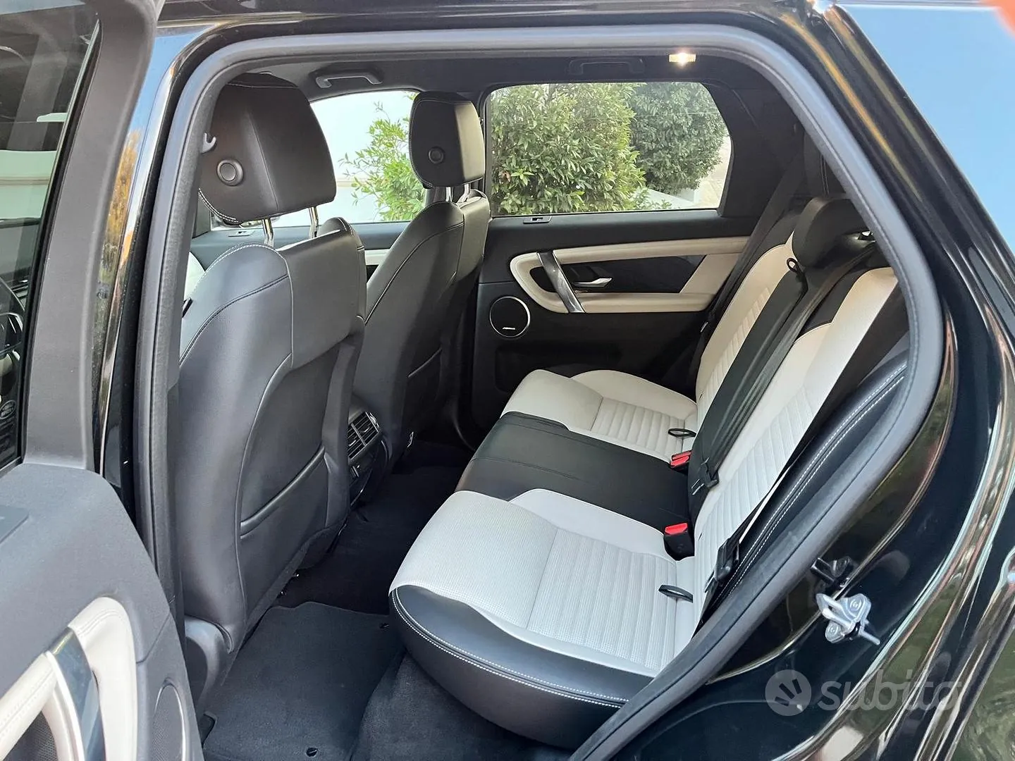 Land Rover Discovery Sport 2023 photo 5