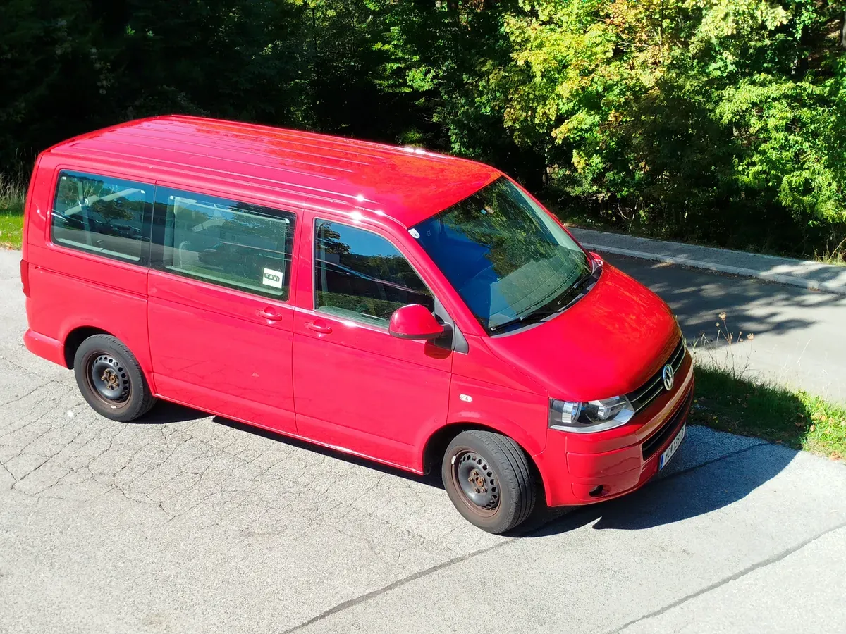 Volkswagen Caravelle 2012 photo 2