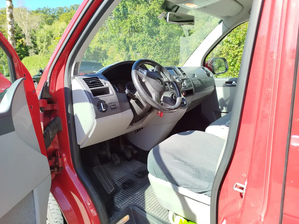 Volkswagen Caravelle 2012 photo 3