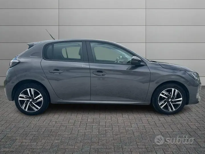 Peugeot 208 2023 photo 3