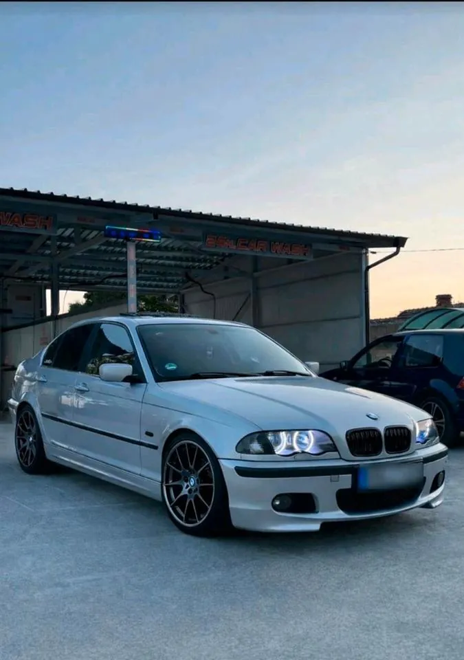 BMW 320I