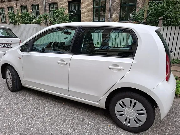 Volkswagen Up 2015 photo 5