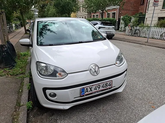 Volkswagen Up 2015 photo 2