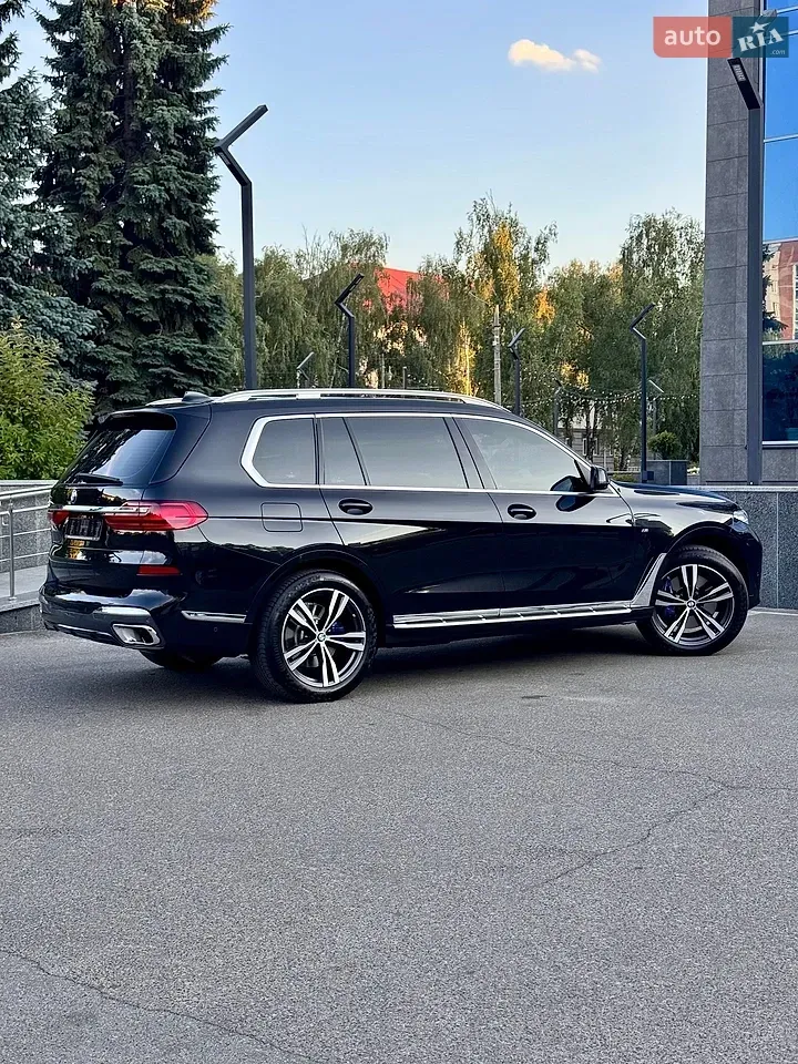 BMW X7 2022 photo 2