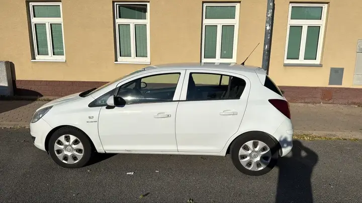 Opel Corsa 2009 photo 2
