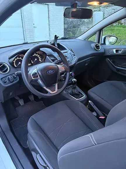 Ford Fiesta 2013 photo 3