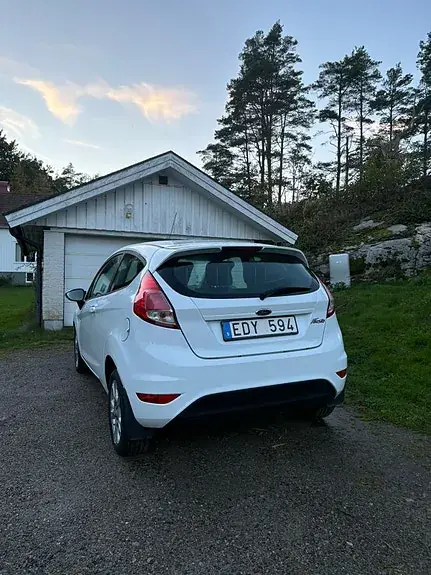 Ford Fiesta 2013 photo 2