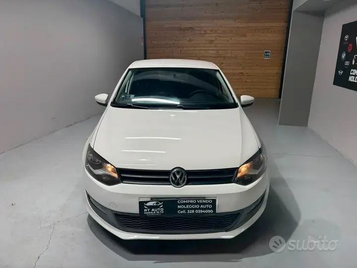 Volkswagen Polo 2010 photo 2