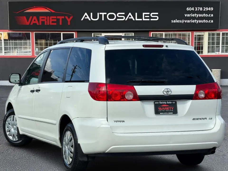 Toyota Sienna 2009 photo 3