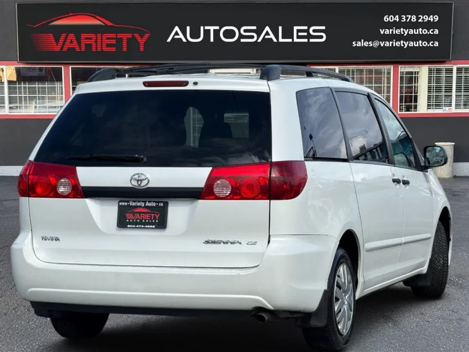 Toyota Sienna 2009 photo 4