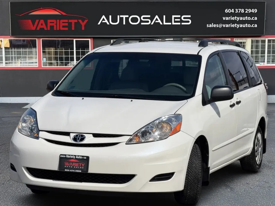 Toyota Sienna 2009 photo 2