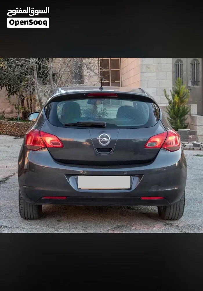 Opel Astra 2013 photo 4