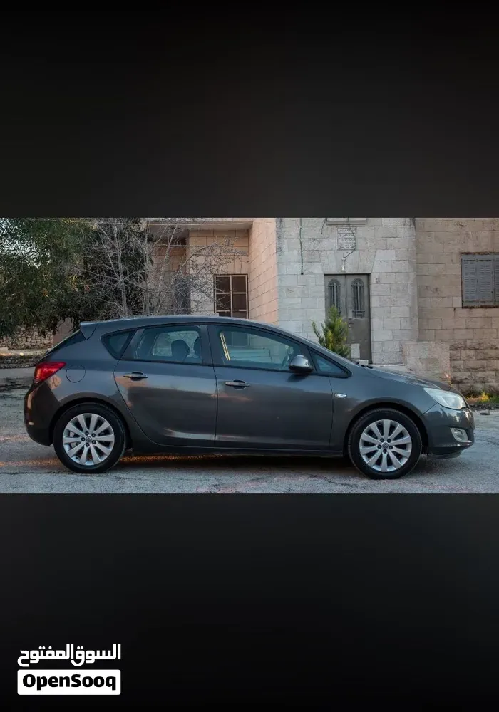 Opel Astra 2013 photo 3
