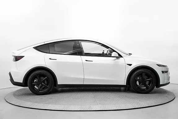 Tesla Model Y 2025 photo 4