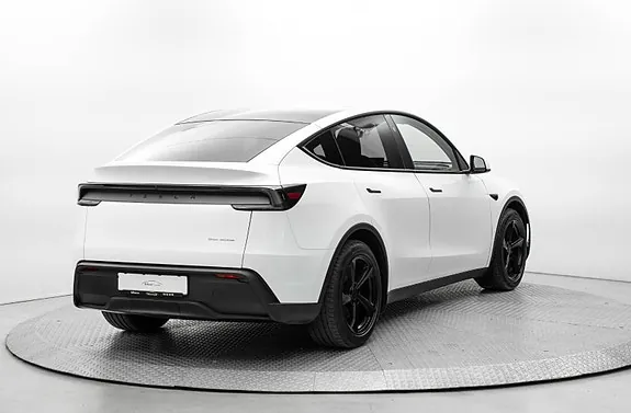 Tesla Model Y 2025 photo 5