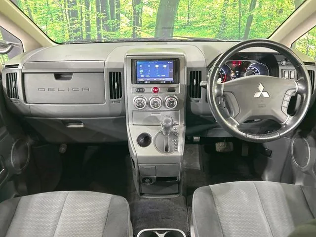 Mitsubishi Delica D:5 2011 photo 2