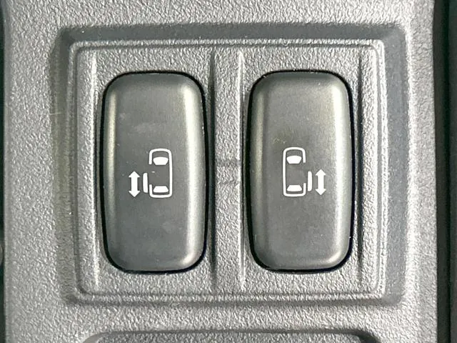 Mitsubishi Delica D:5 2011 photo 5