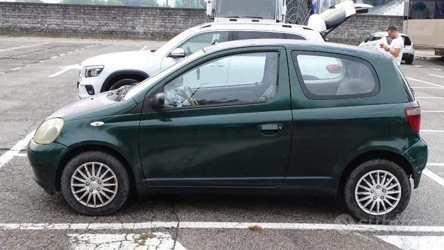 Toyota Yaris 1999 photo 4