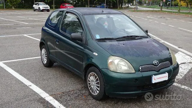 Toyota Yaris 1999 photo 2
