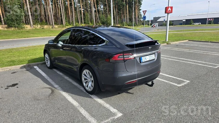 Tesla Model X 2018 photo 4