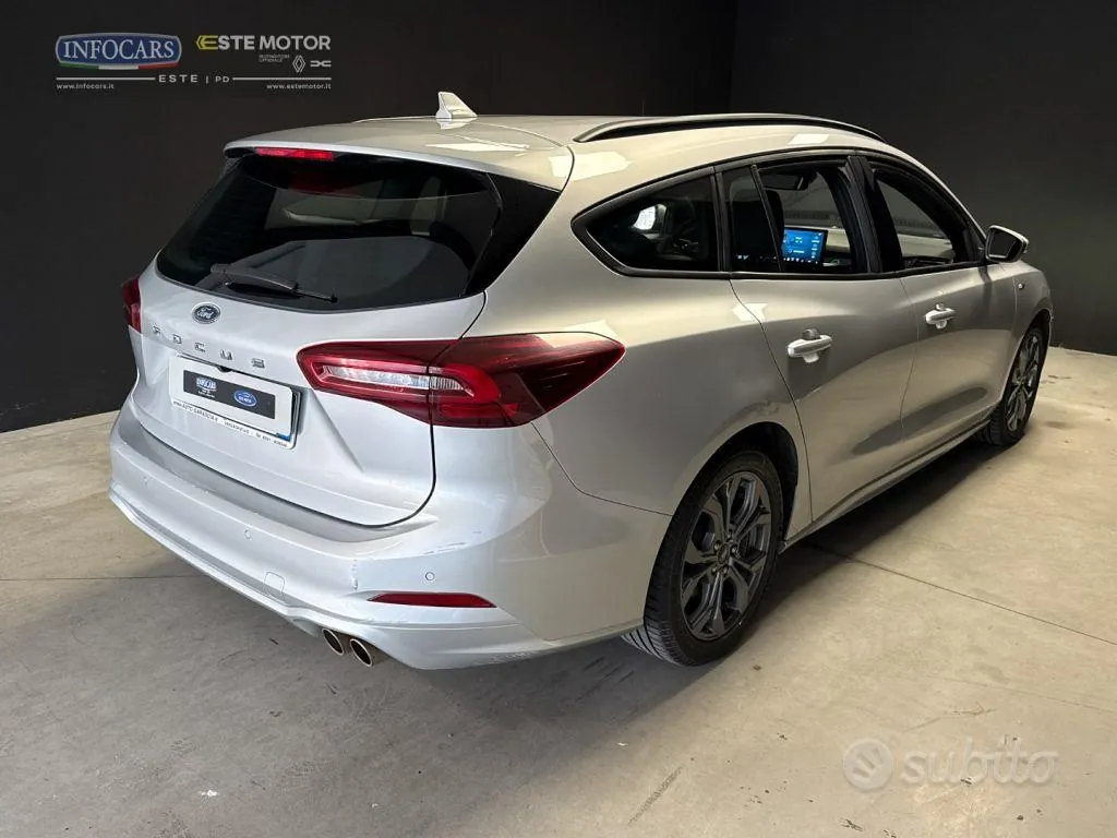 Ford Focus 2023 photo 4